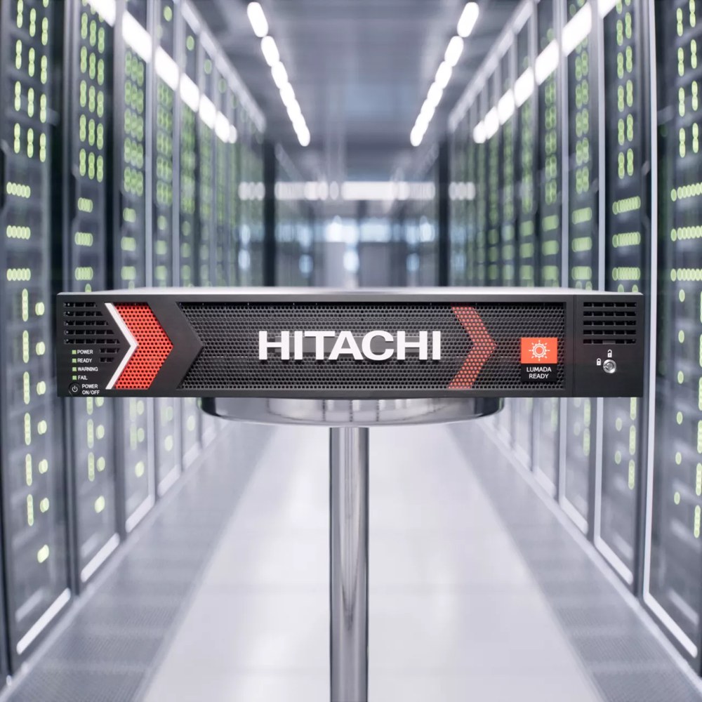 数据设备情境配图 · Hitachi Vantara