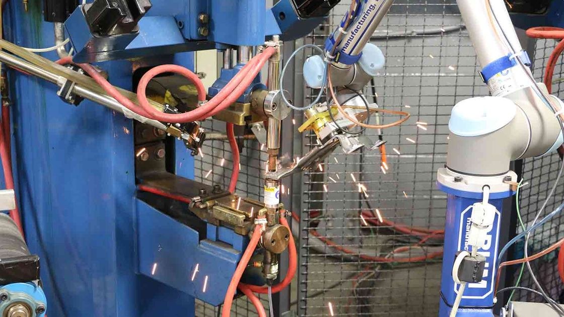 T&W Stamping · Universal Robots